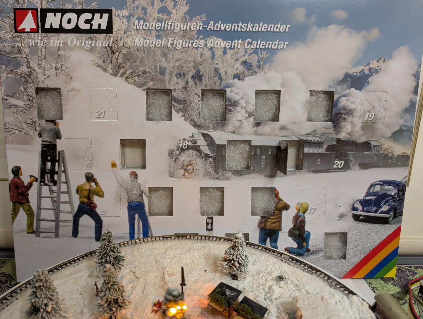 アドヴェントも２週間
第14日のフィギュアは、斧🪓を構える男性です。
今回は破損せずに済みました😀

#adventskalender #Zゲージ #spurz #zscale #marklinz #zgauge #echellez #鉄道模型レイアウト #鉄道模型ジオラマ #鉄道模型 #男の隠れ家 #大人の隠れ家 #NOCH #figure #フィギュア #クリスマスレイアウト